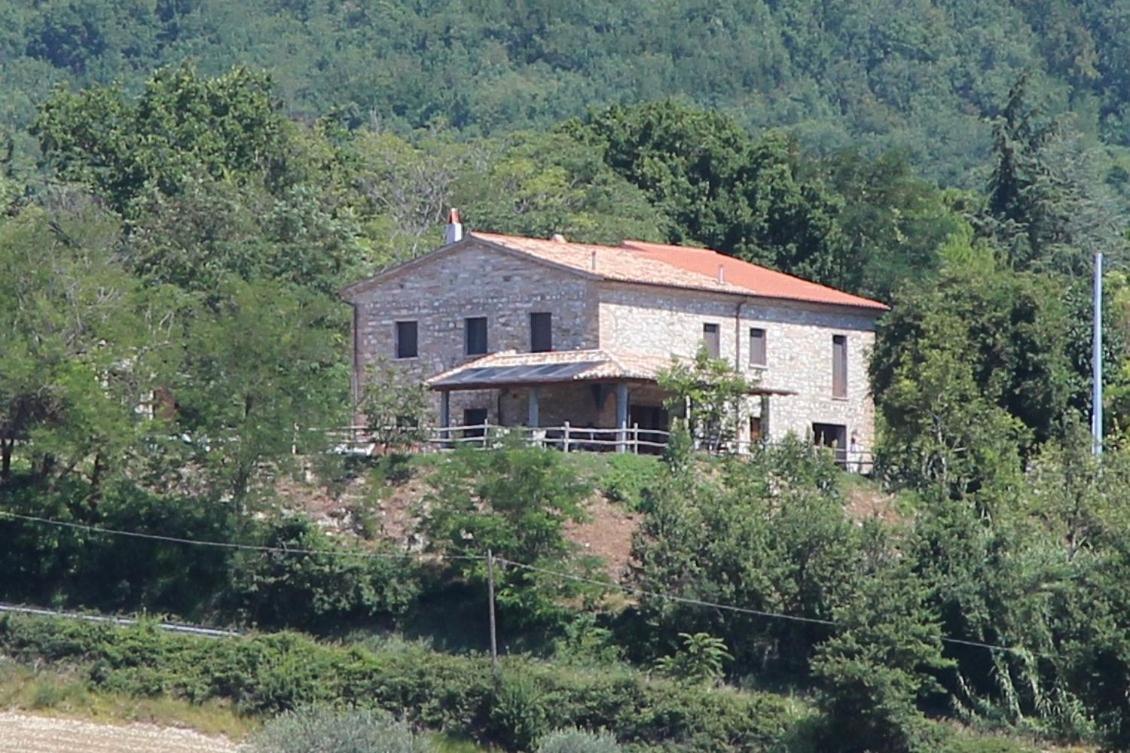 B & B La Primavera แพร์โกลา ภายนอก รูปภาพ